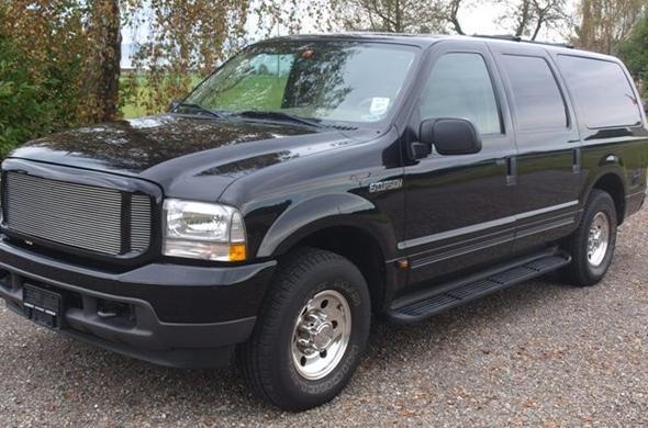 FORD USA Excursion