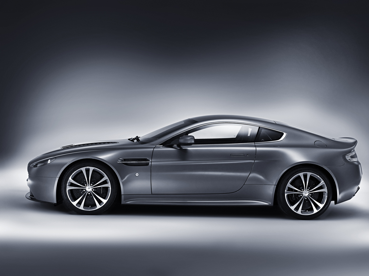 Aston Martin V12 Vantage Aston Martin V12 Vantage