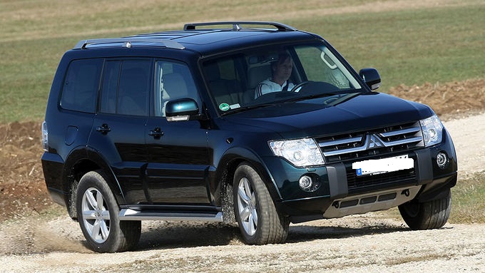 Mitsubishi Pajero Sport Van