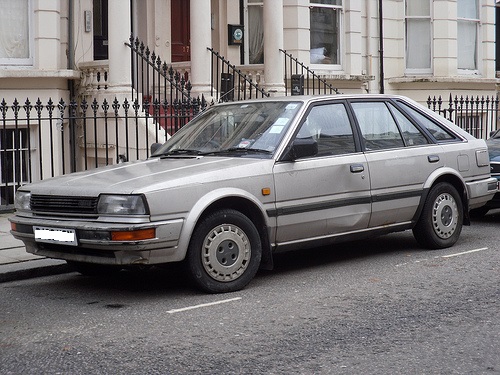 Nissan Bluebird Hatchback